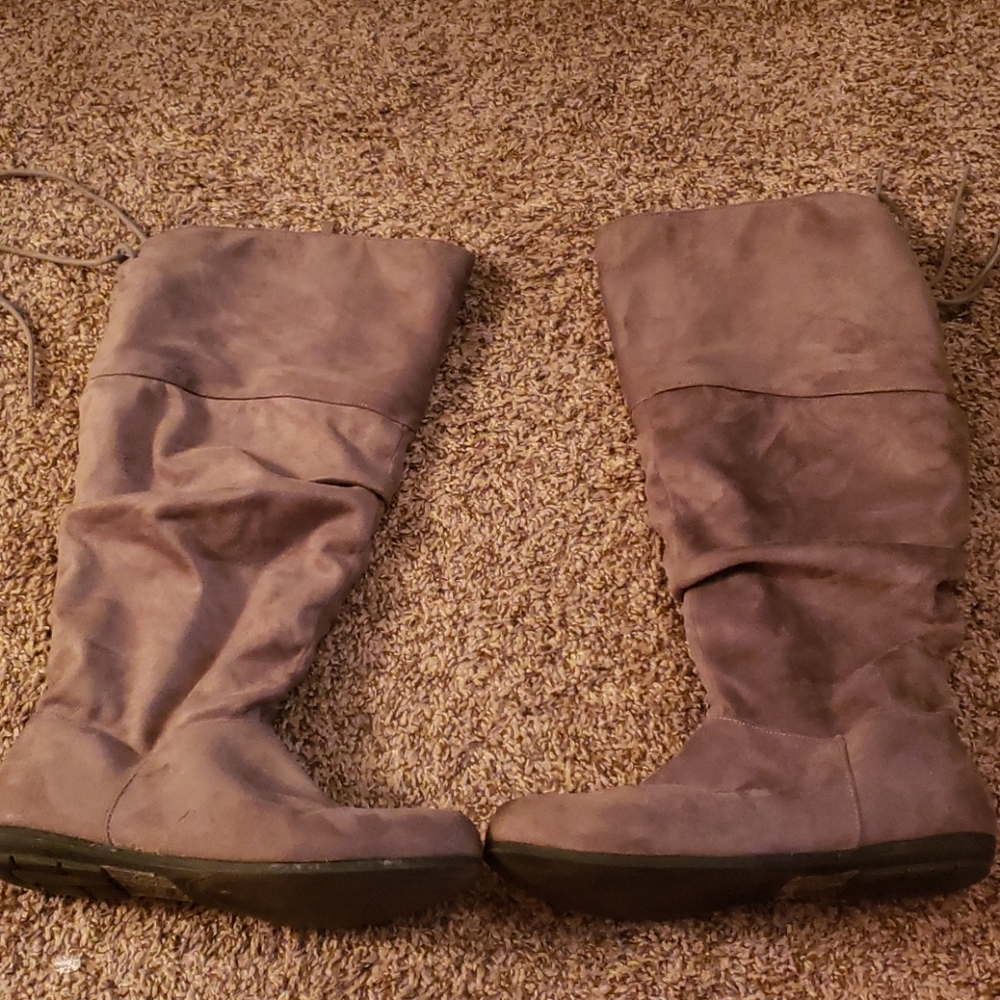 Torrid knee High Swade wide calf  boots